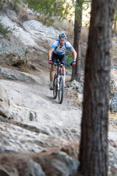 מגיעים לפינות הכי נסתרות. צילום: אילן שחם, ארכיון הצילומים של קק"ל