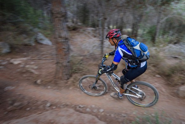 טיסה בגובה נמוך. צילום: אילן שחם, ארכיון הצילומים של קק"ל