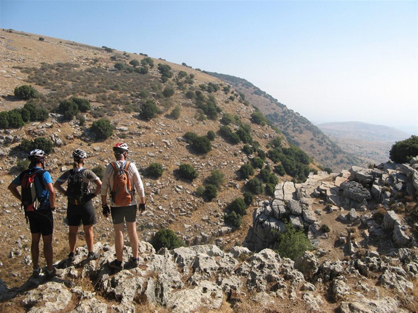 תצפית במצוקי דלתון. צילום: אורית ברנע