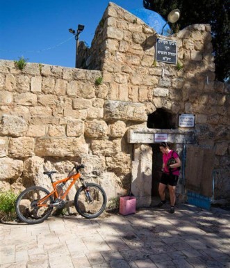 קבר רבי יהודה נשיאה.  צילום: אילן שחם, ארכיון הצילומים של קק"ל