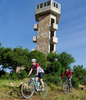 המגדל.  צילם: אילן שחם