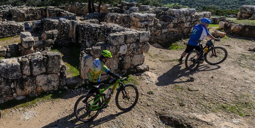 שביל עדולם. צילום: אילן שחם, ארכיון הצילומים של קק"ל