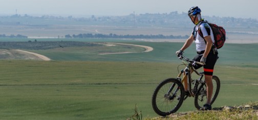 שביל עם נוף. להב-כרמים. צילום: אילן שחם, ארכיון הצילומים של קק"ל