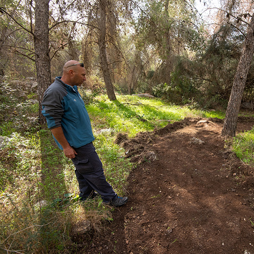 יואב בהט בוחן את התוואי החדש
