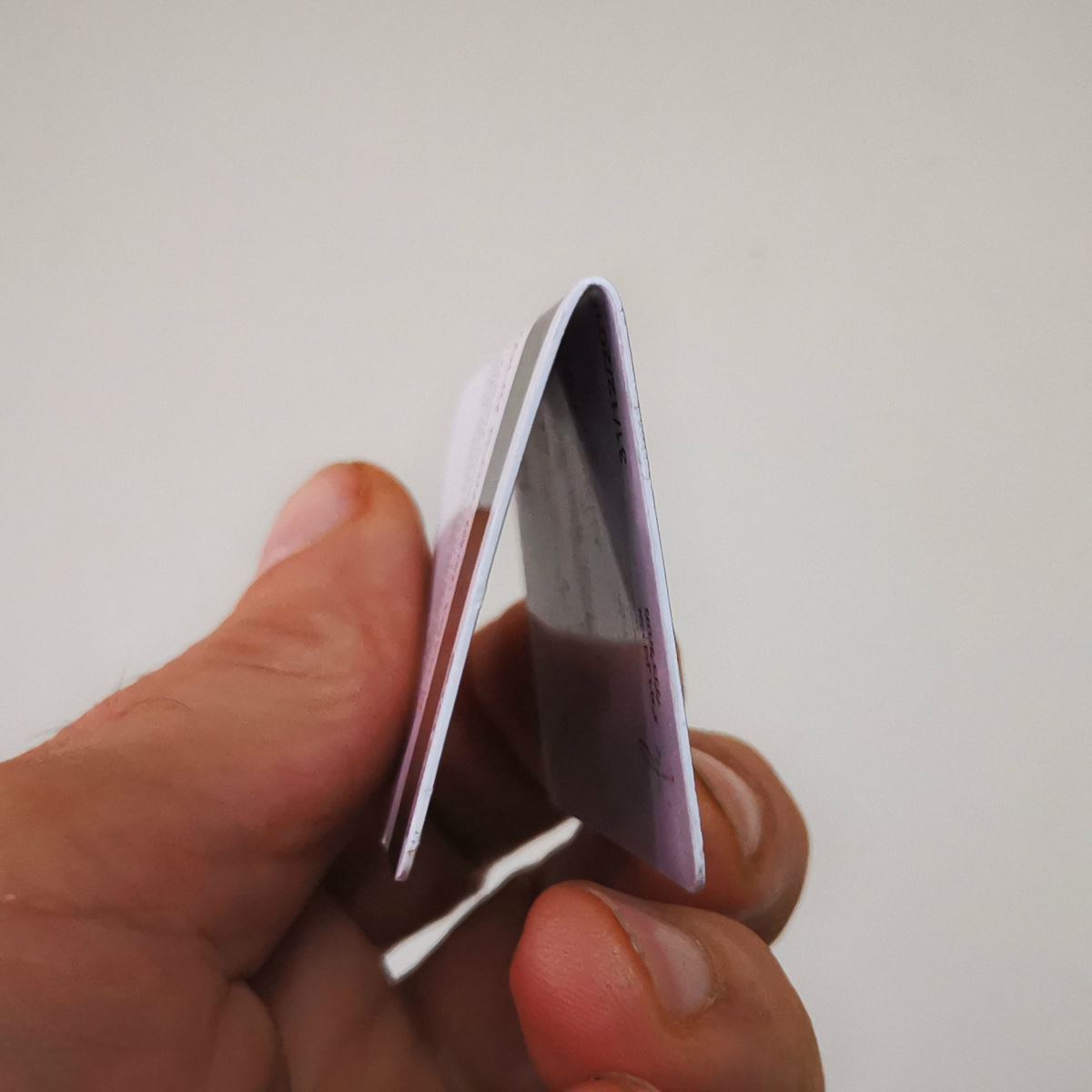 אם אי אפשר כבר לשלם איתו, הוא לפחות ישמור לכם על הבלמים :-)  