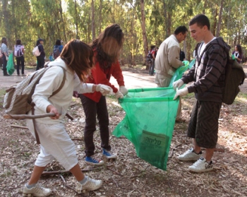 יער אזריקם ביום הניקיון. צילום: רונית אבגי