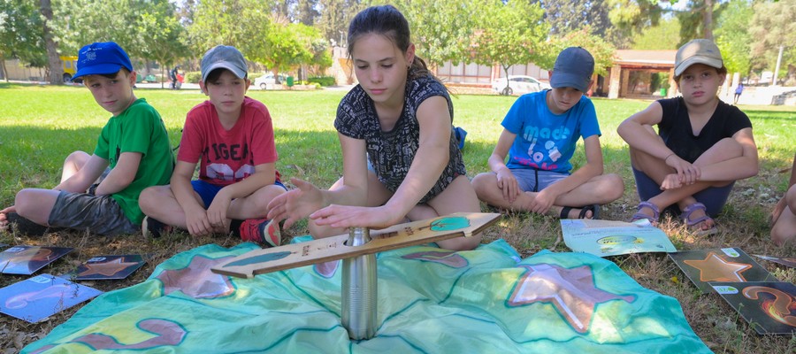 פעילות שומרי היער. צילום: מיכאל חורי, ארכיון הצילומים של קקל