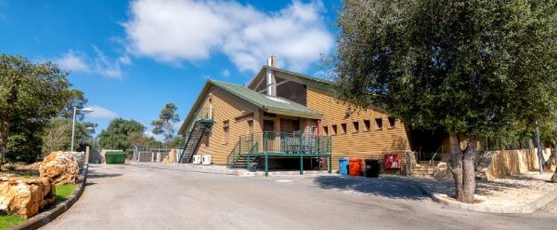 חדר האוכל בנס הרים. צילום: בוני שיינמן, ארכיון הצילומים של קקל