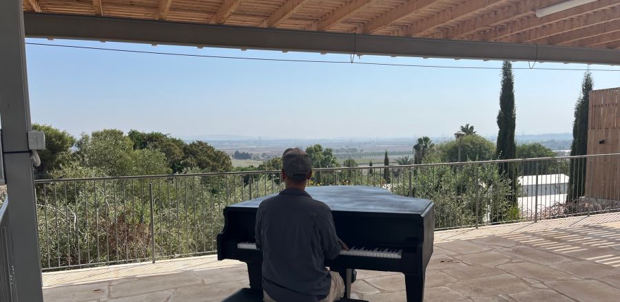מרפסת תצפית, להתכנסות ופעילות חוץ. צילום: אדוה קימלפלד