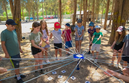 חניכים בפעילות ODT דיג – משק המים. צילום: מיכאל חורי, ארכיון הצילומים של קקל