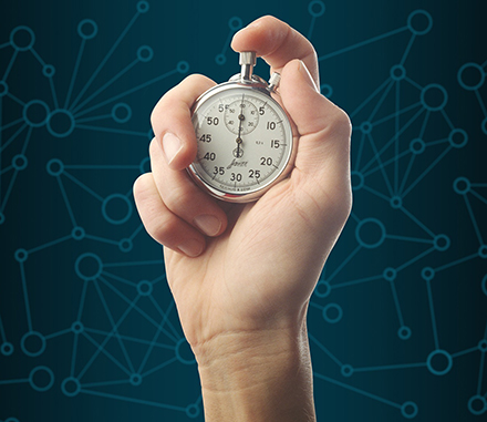 יד עם שעון עצר. צילום: pixabay