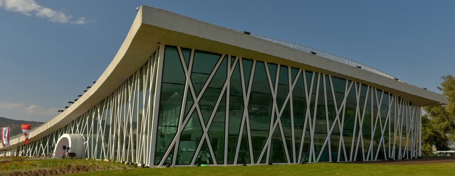 מרכז המבקרים החדש. ללמוד על עולם הציפורים בעזרת טכנולוגיה מתקדמת. צילום: מיכאל חורי, ארכיון הצילומים של קק"ל