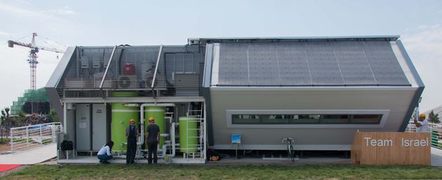 הביתן הישראלי בתחרות הסולר דקתלון: מבט מבחוץ על מערכות המים והאנרגיה. תכנון: אדריכל חן שליטא ואדריכל יוסי קורי. צילום: יחסי ציבור. התמונה באדיבות עיתון אדריכלות ישראלת