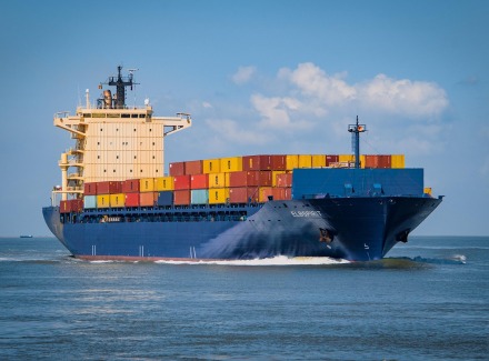 אוניית משא. טביעת רגל פחמנית משמעותית. צילום: pixabay