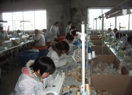 עובדים בתעשיית הטקסטיל במזרח אסיה. צילום: pixabay