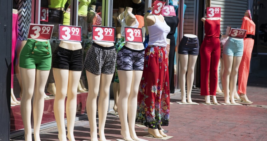 בגדים זולים במחיר גבוה. צילום: pixabay