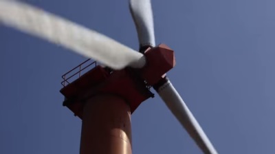 טורבינת רוח - מבט מקרוב. צילום: מסרטון רשות הטבע והגנים
