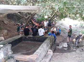 מנקים את עין איילה במסגרת מפעל יוסי יופה זל. צילום: קקל