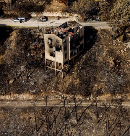 בתי קיבוץ בית אורן השרופים. צילום: ארכיון הצילומים של קקל
