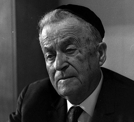 שמואל יוסף עגנון, חתן פרס נובל לספרות לשנת 1966. צילום: ויקיפדיה, נחלת הכלל