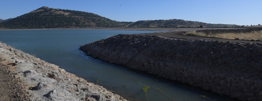 מאגר בראון. יאגור מי שטפונות ויספק מים לחקלאות. צילום: ישראל פרץ, ארכיון הצילומים של קקל
