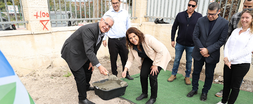 מניחים את היסודות לצמיחת הנוער בבית שאן. צילום: דודו כהן, ארכיון הצילומים של קקל