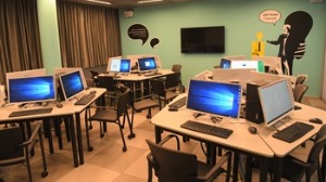 כיתת מחשבים חדישה. לא תבואו? צילום: ישראל פרץ, ארכיון הצילומים של קקל
