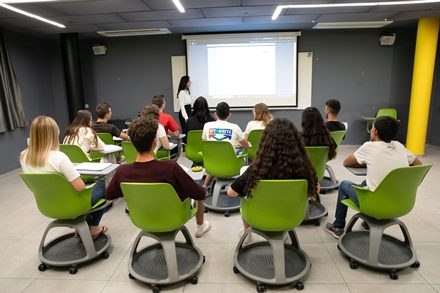 שקט לומדים. צילום: ענת חרמוני, ארכיון הצילומים של קקל