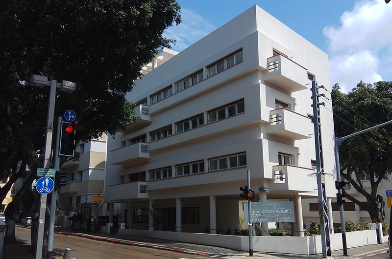 העיר הלבנה