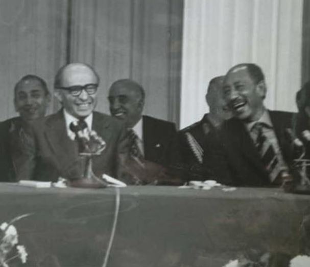 הנה בא נשיא מצרים