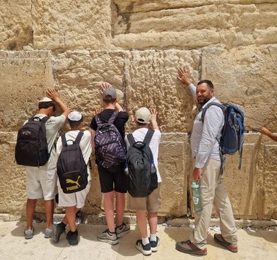 הכי מרגש בכותל. צילום: יואב לין, ארכיון הצילומים של קקל