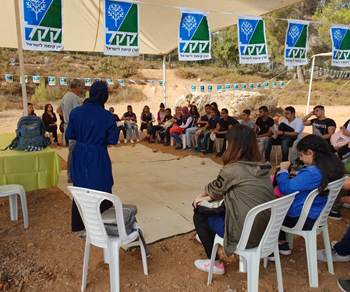 בסוכות הזה תשבו וגם תצעדו. צילום: ער בן דוד ויובל ברוכיאן, קקל