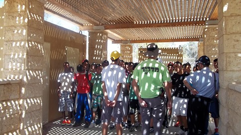 מחברים את הילדים לחלוציות של פעם. צילום באדיבות קק''ל