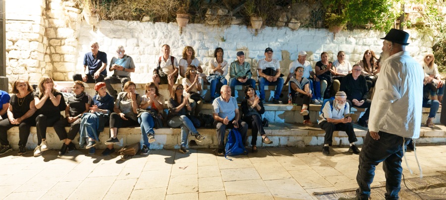 סיור סליחות בצפת. צילום: אנצ'ו גוש, ארכיון הצילומים של קקל