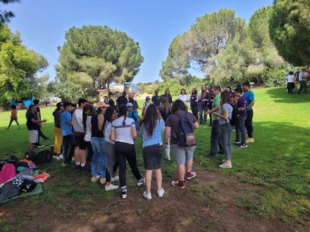 פעילות משותפת על הדשא. צילום: חן טסלר