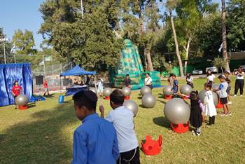 הכי כיף לתופף. דרמס אלייב (DRUMS ALIVE). צילום: שירלי בר מוחה, קקל