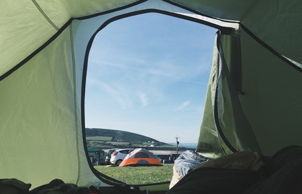 מתמקמים על אדמה שטוחה, עדיף במקום מוסדר. צילום: pixabay