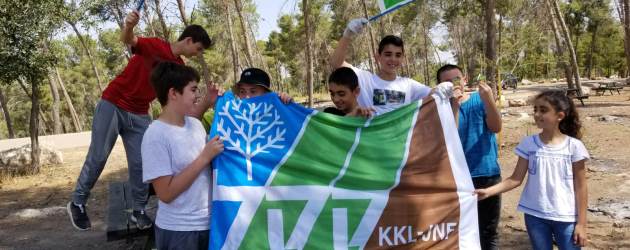 צוות המתנדבים שכולל את החברים הטובים שבאו לסייע. צילום: פולה כהן, קקל