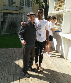 שמחו להיות שם ולעזור