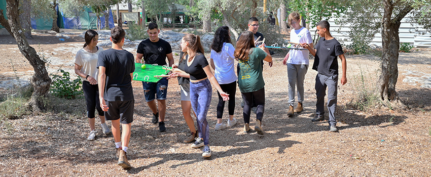 שומרים על הכדור. צילום: מיכאל חורי, ארכיון הצילומים של קקל