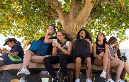 מארץ למדינה. ניווט סלולרי עצמאי דרך תחנות תוכן וחוויה במוקדים שונים ברחובות תל אביב, עד לבית העצמאות. צילום: לנס הפקות
