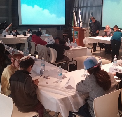 כולם הגיעו לקצור את פירות העבודה הרבה שלהם. צילום: דני גדייב