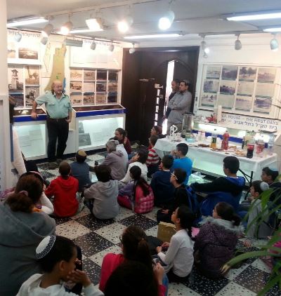 בסיור עם ד'ר אריה בן. חזרה לקראת המבחן. צילום: אודיה ביליג