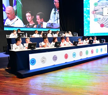 המתחרים שהשקיעו בלימוד מפגינים עכשיו את הידע שרכשו. צילום: רפי בן חקון, ארכיון הצילומים של קקל