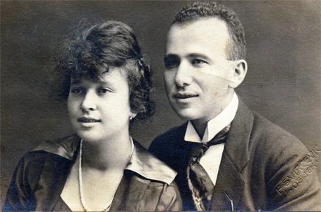 קומוי ואשתו לילה, 1920