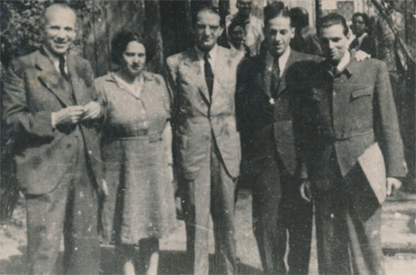 חברי ועד העזרה וההצלה. משמאל: אוטו קומוי, הנזי ברנד, דר ישראל קסטנר, פרץ רבס וצבי גולדפרב