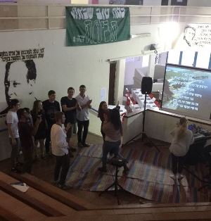 מתכוננים לקבלת השבת. המכיניסטים של תבור. צילום: אלישבע אמסלם