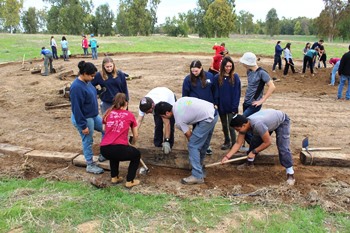 לחיות, לצחוק, לאהוב. למען מטרה נעלה. צילום: לינור שאוליאן