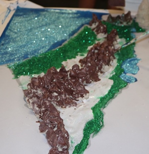 פאייטים נוצצים: מפת ארץ ישראל. צילום: קקל