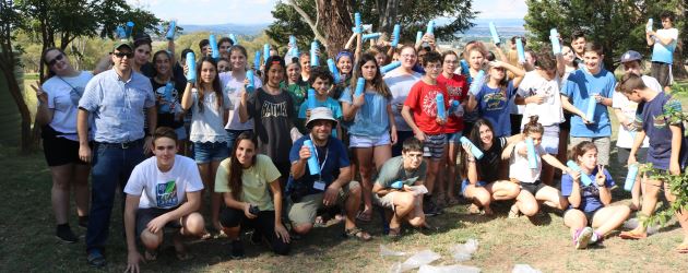 כל אחד והקקל שלו. החניכים מרוצים ולא מסתירים את זה... צילום: קקל